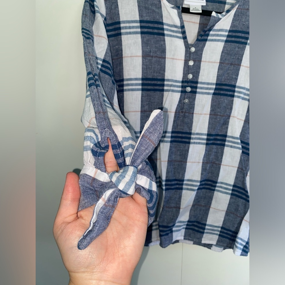 Liz Claiborne White & Blue Plaid Tie Sleeves Top Size Small